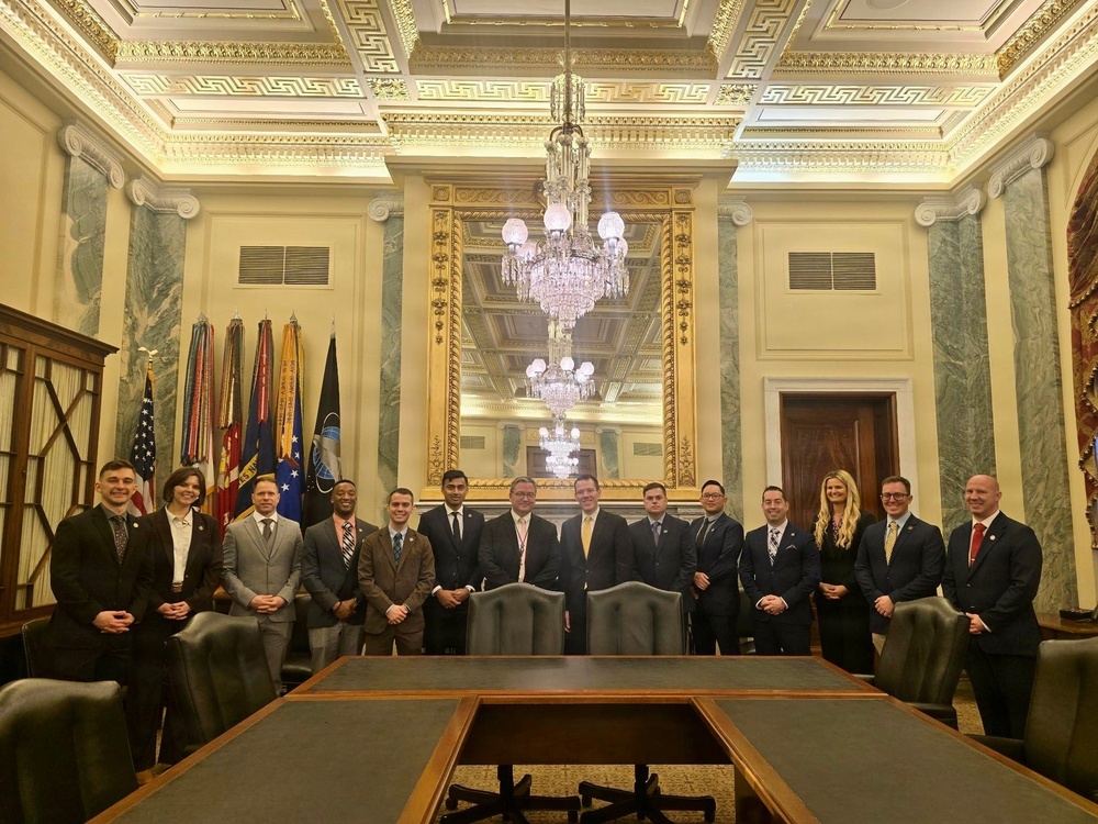 Cyber Strategic Seminar participants go to the Hill