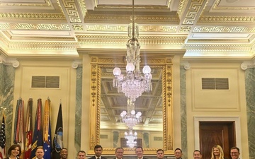 Cyber Strategic Seminar participants go to the Hill