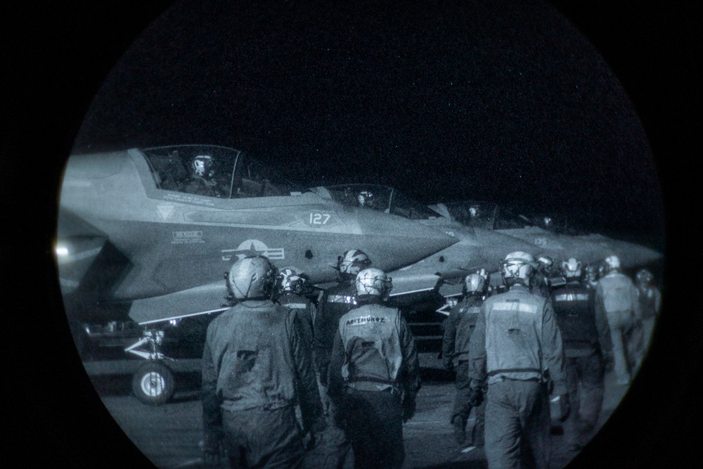 11th MEU Marines, Sailors Conduct Flight Operations Aboard USS Boxer