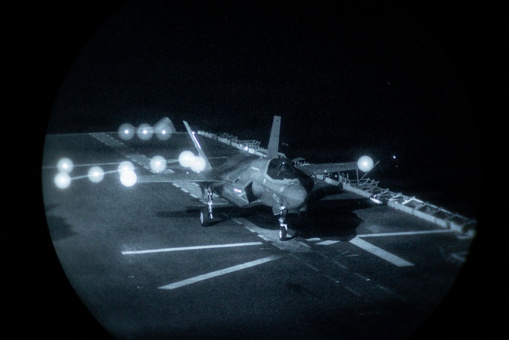 11th MEU Marines, Sailors Conduct Flight Operations Aboard USS Boxer