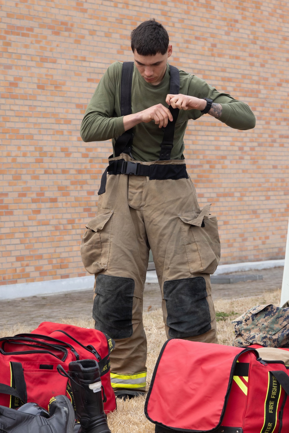 U.S. Marines participate in aircraft rescue and firefighting training