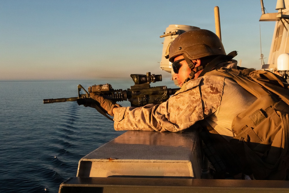 USS Portland Performs Strait Transit Exercise with Boxer ARG