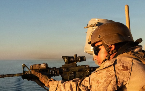 USS Portland Performs Strait Transit Exercise with Boxer ARG