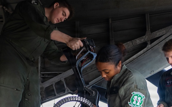 USS Portland Sailors and Marines Perform Maintenance and Daily Tasks