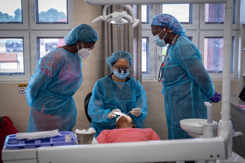 All hands healing at De Kinderen during LAMAT26