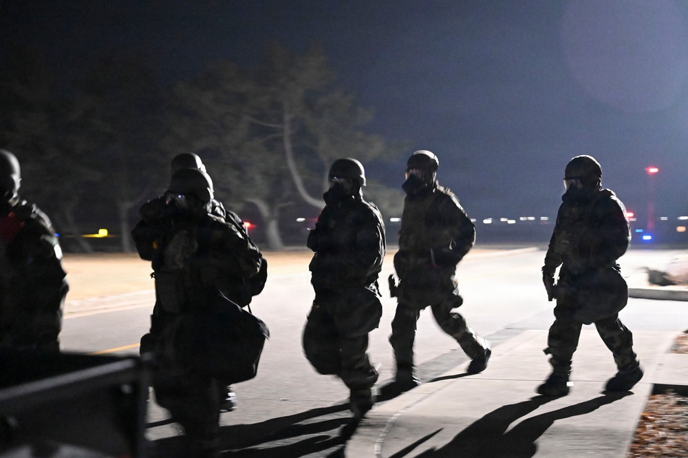 8th CES EOD team clears the blast zone during FS26