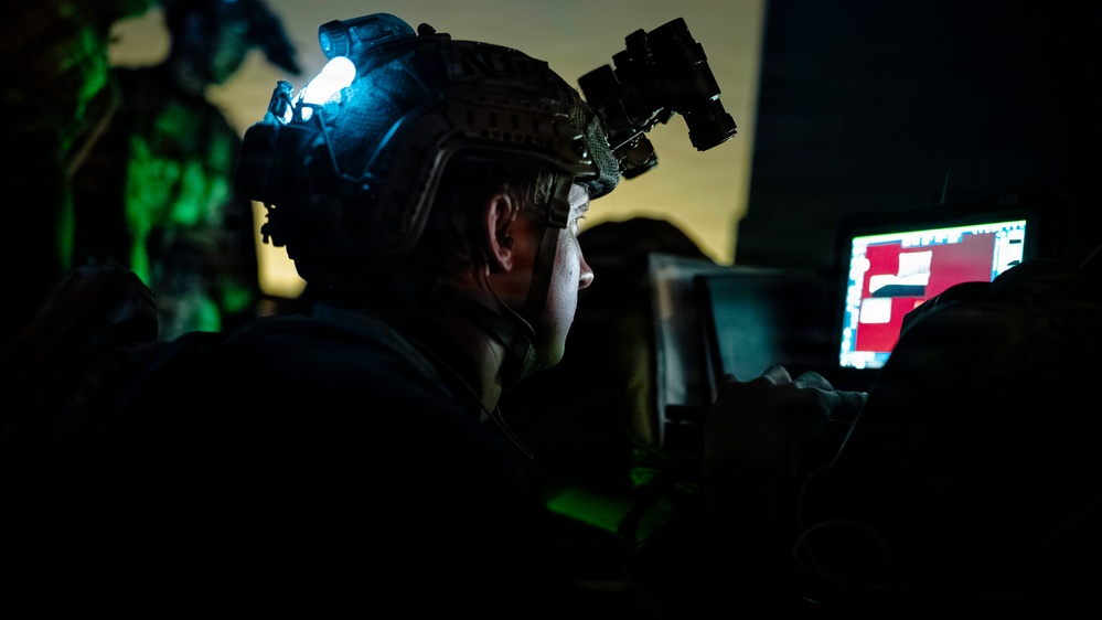 EOD Technicians Conduct Night-time Over-the-Beach Clearance