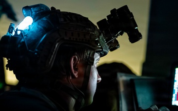 EOD Technicians Conduct Night-time Over-the-Beach Clearance