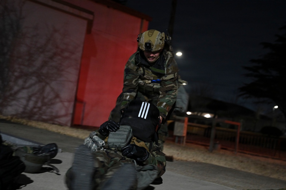 8th CES EOD team clears the blast zone during FS26