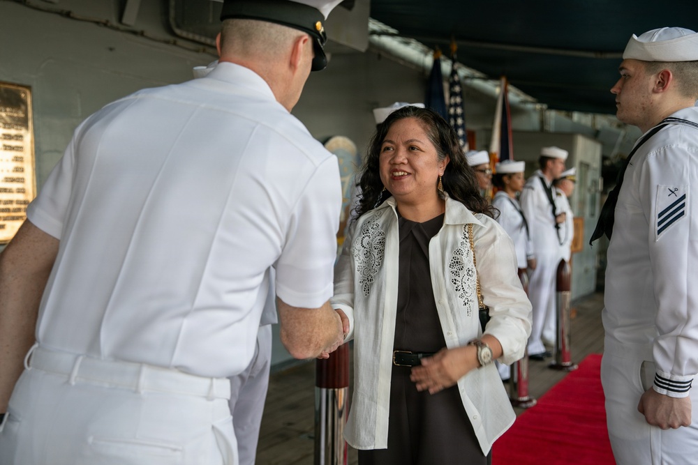 U.S. 7th Fleet, Blue Ridge Team Host Big Top Reception in Manila, Philippines