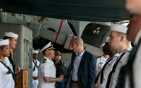 U.S. 7th Fleet, Blue Ridge Team Host Big Top Reception in Manila, Philippines