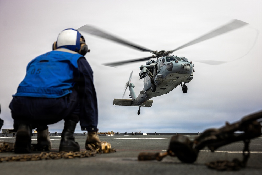 11th MEU Marines, Sailors Conduct Flight Deck Operations Aboard USS Comstock