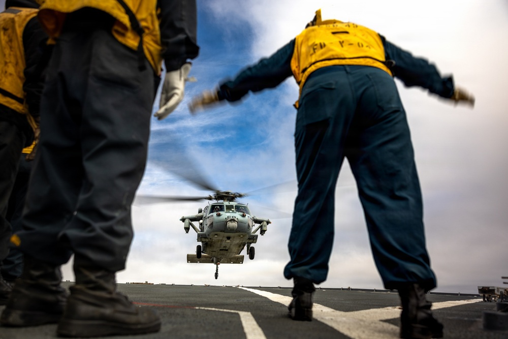 11th MEU Marines, Sailors Conduct Flight Deck Operations Aboard USS Comstock