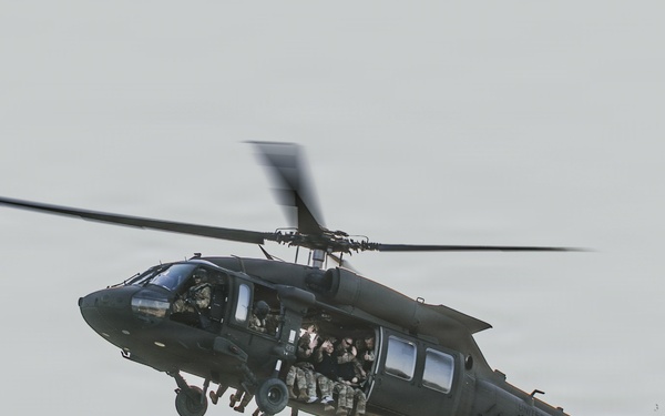 Indiana National Guard aircrews assist with Army Reserves Helocast
