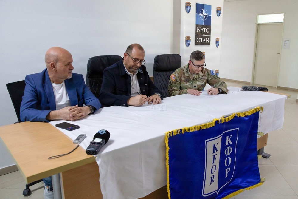 KFOR strengthens partnerships through hospital bed donation in Pristina
