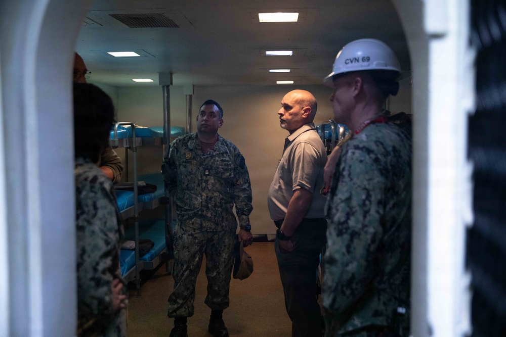 Ike Conducts Planned Incremental Availability maintenance period