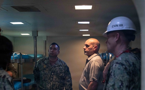 Ike Conducts Planned Incremental Availability maintenance period