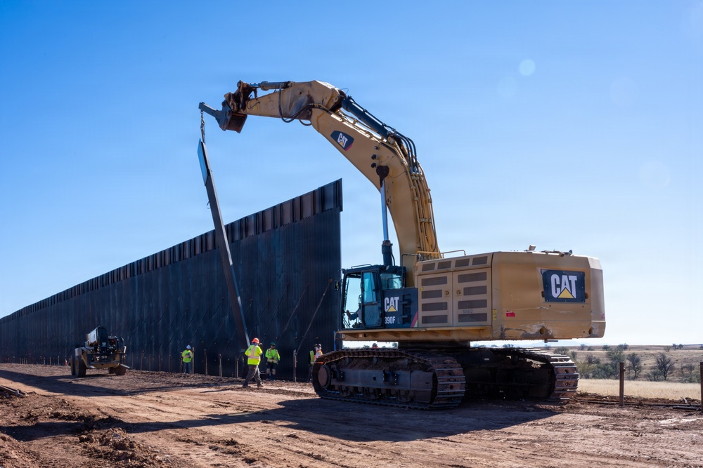 Panel Installation of New Border Wall System South of Sonoita, Ariz.
