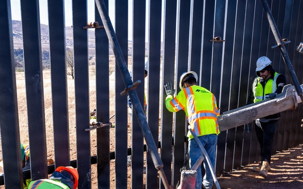 Panel Installation of New Border Wall System South of Sonoita, Ariz.