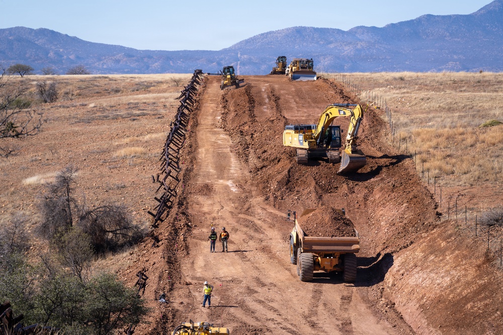 Panel Installation of New Border Wall System South of Sonoita, Ariz.