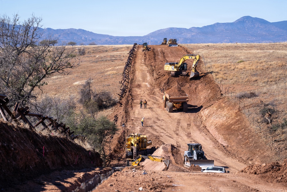 Panel Installation of New Border Wall System South of Sonoita, Ariz.