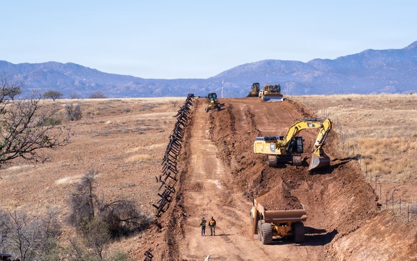 Panel Installation of New Border Wall System South of Sonoita, Ariz.