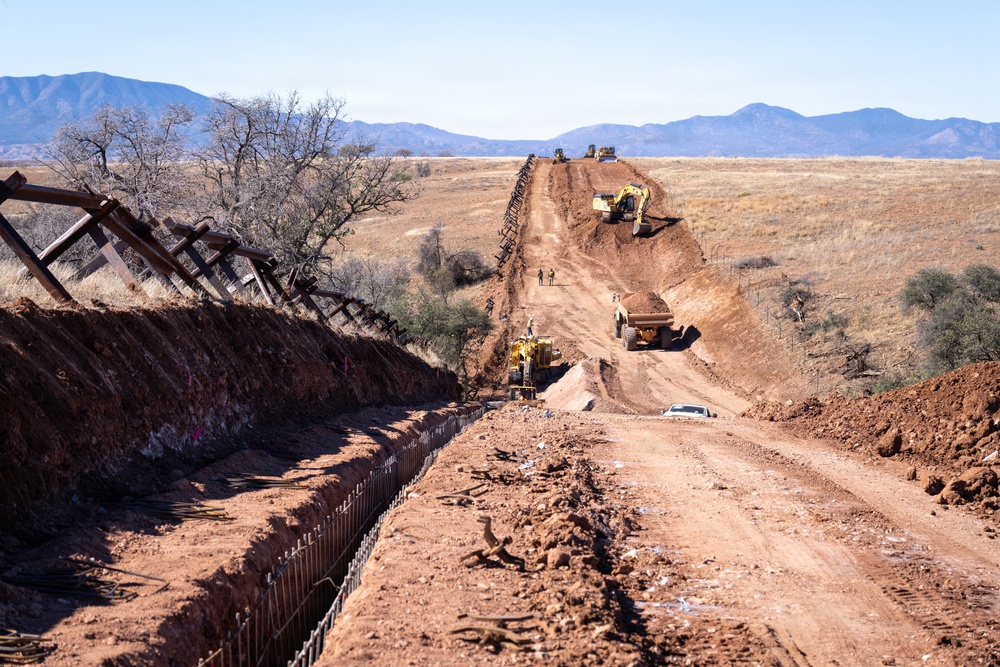 Panel Installation of New Border Wall System South of Sonoita, Ariz.