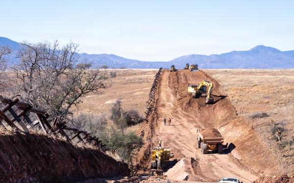Panel Installation of New Border Wall System South of Sonoita, Ariz.