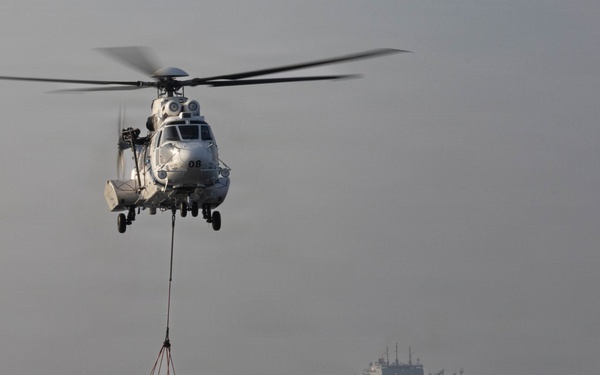 USS Abraham Lincoln (CVN72) conducts Replenishment-at-Sea