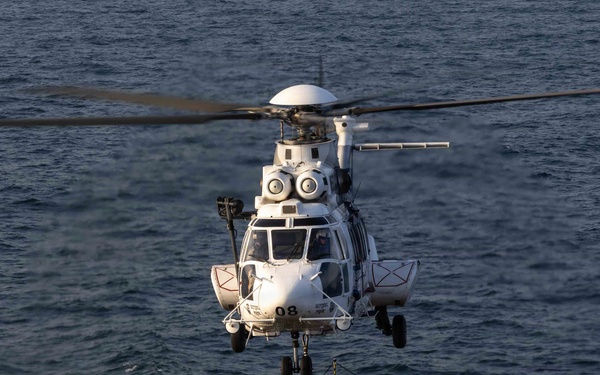 USS Abraham Lincoln (CVN72) conducts Replenishment-at-Sea