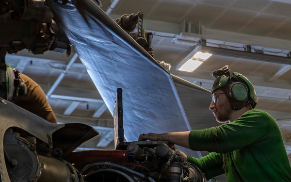 USS Abraham Lincoln (CVN72) supports Operation Epic Fury