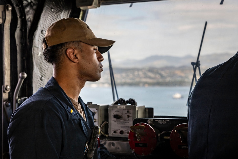 USS Iwo Jima Departs Ponce, Puerto Rico