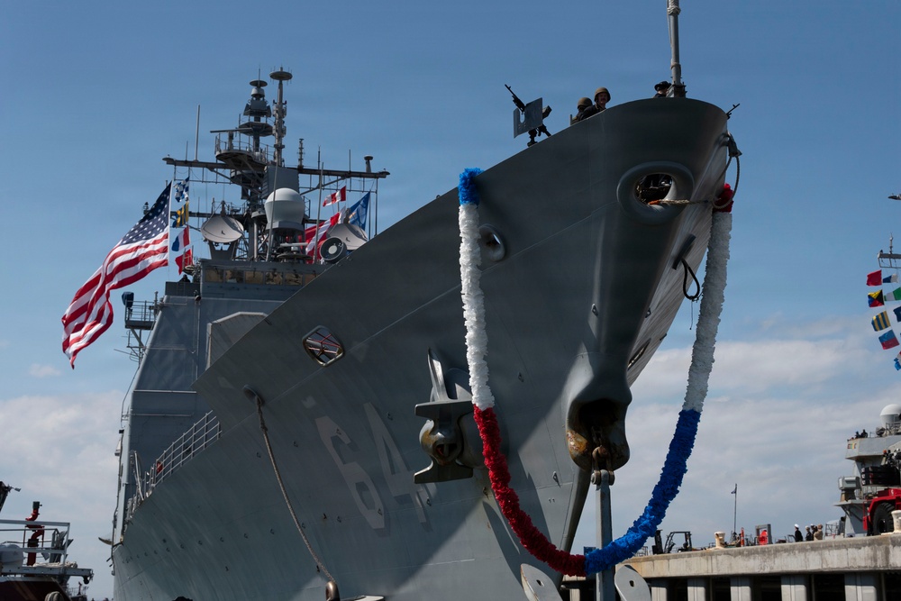 USS Gettysburg Returns to Naval Station Norfolk