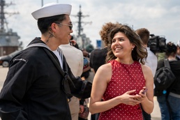 USS Gettysburg Returns to Naval Station Norfolk