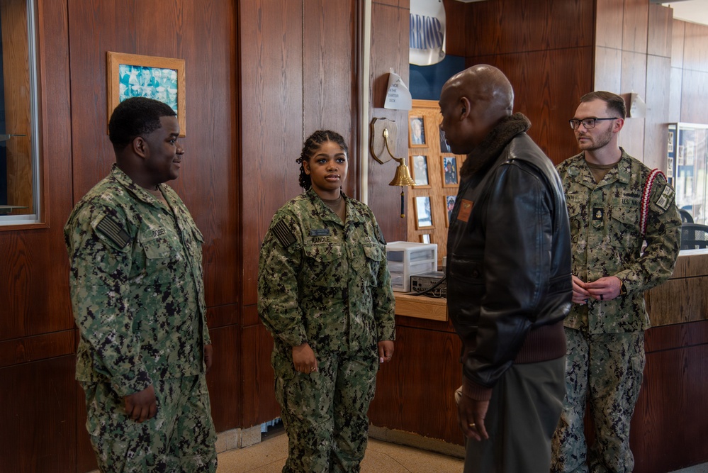 Commander, Navy Region Mid-Atlantic Tours Naval Station Great Lakes Barracks