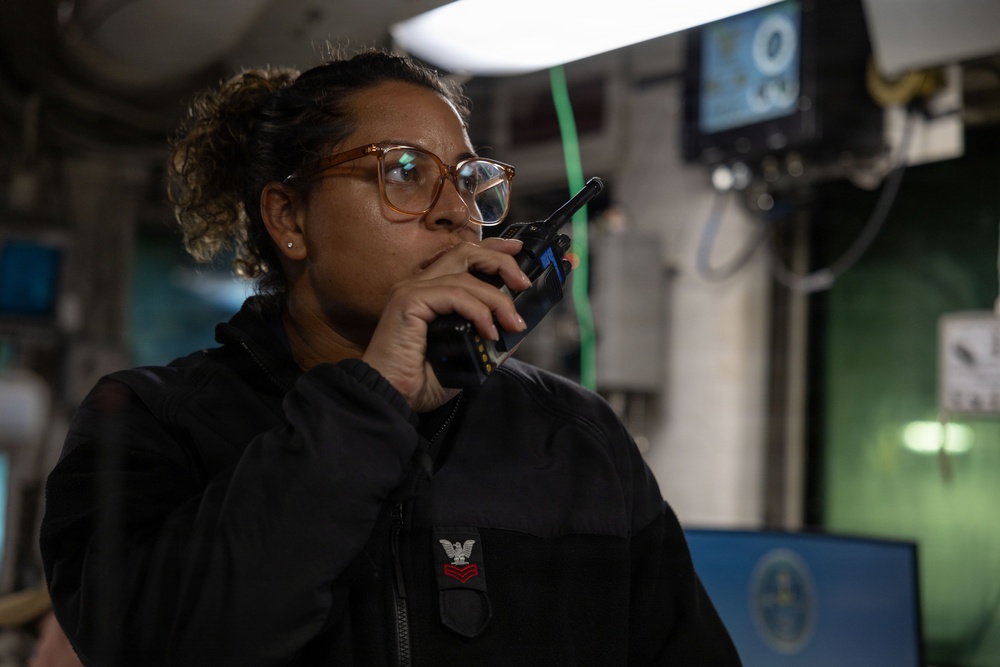 USS Iwo Jima Sailors Conduct Amphibious Operations from Well Deck Control