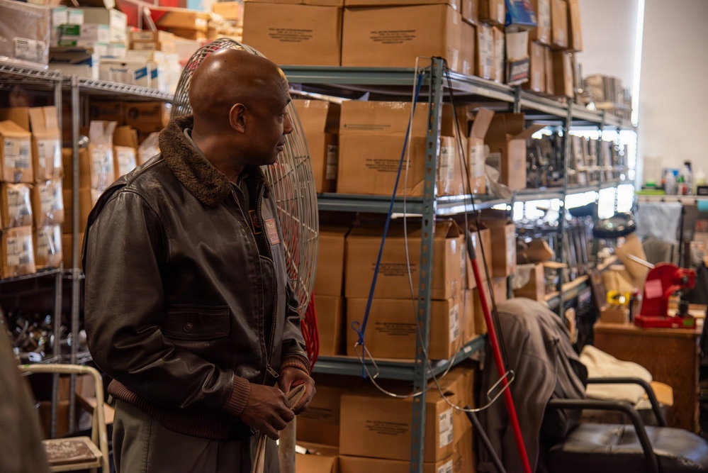 Commander, Navy Region Mid-Atlantic Tours Naval Station Great Lakes Barracks