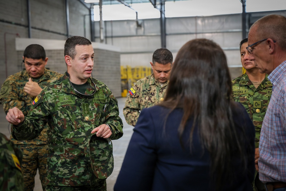 Students from the Joint Logistics and Security Assistance Course (JLSAC) visited Marine Corps Logistics Command