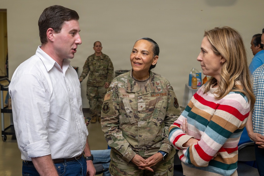 Gov. Mikie Sherrill visits NJDMA Soldier and Family Readiness Group