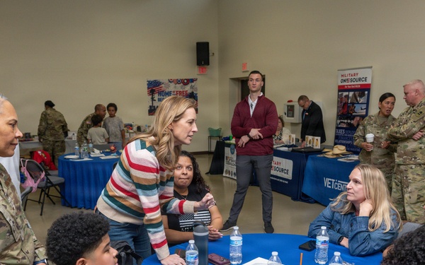 Gov. Mikie Sherrill visits NJDMA Soldier and Family Readiness Group