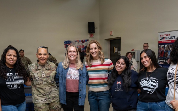 Gov. Mikie Sherrill visits NJDMA Soldier and Family Readiness Group