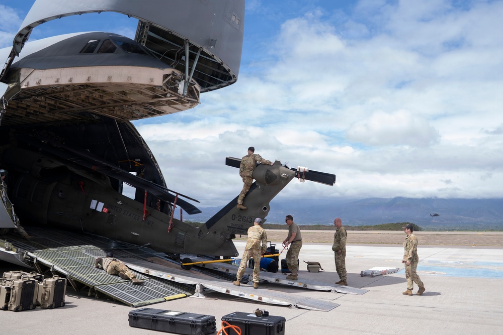 Joint Task Force-Bravo Transitions to UH-60M with Help of 22nd AS