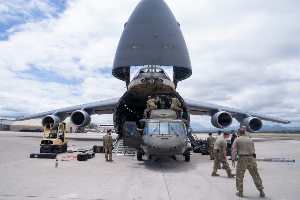 Joint Task Force-Bravo Transitions to UH-60M with Help of 22nd AS