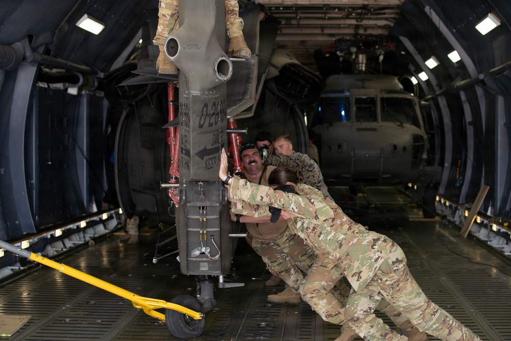 Joint Task Force-Bravo Transitions to UH-60M with Help of 22nd AS