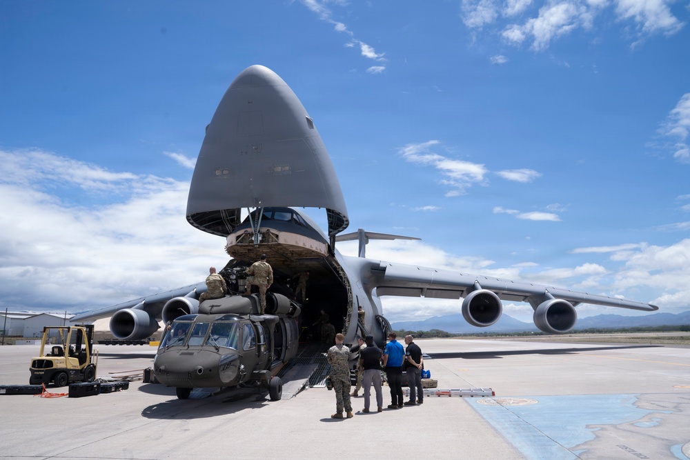 Joint Task Force-Bravo Transitions to UH-60M with Help of 22nd AS