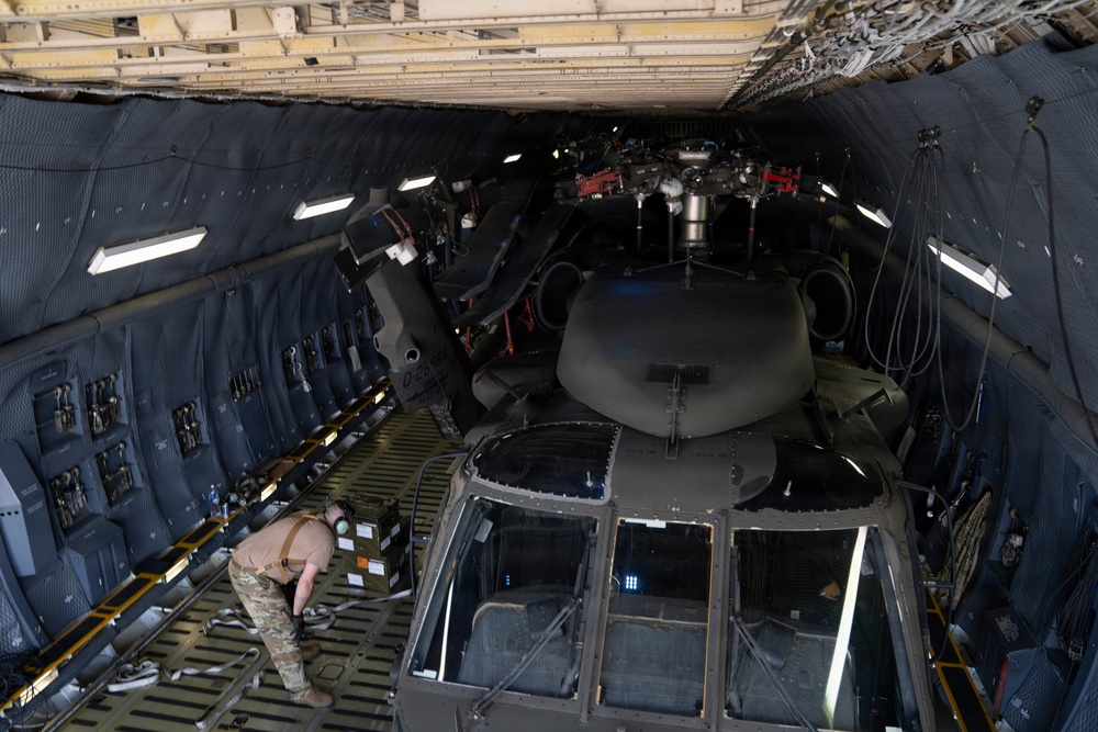 Joint Task Force-Bravo Transitions to UH-60M with Help of 22nd AS