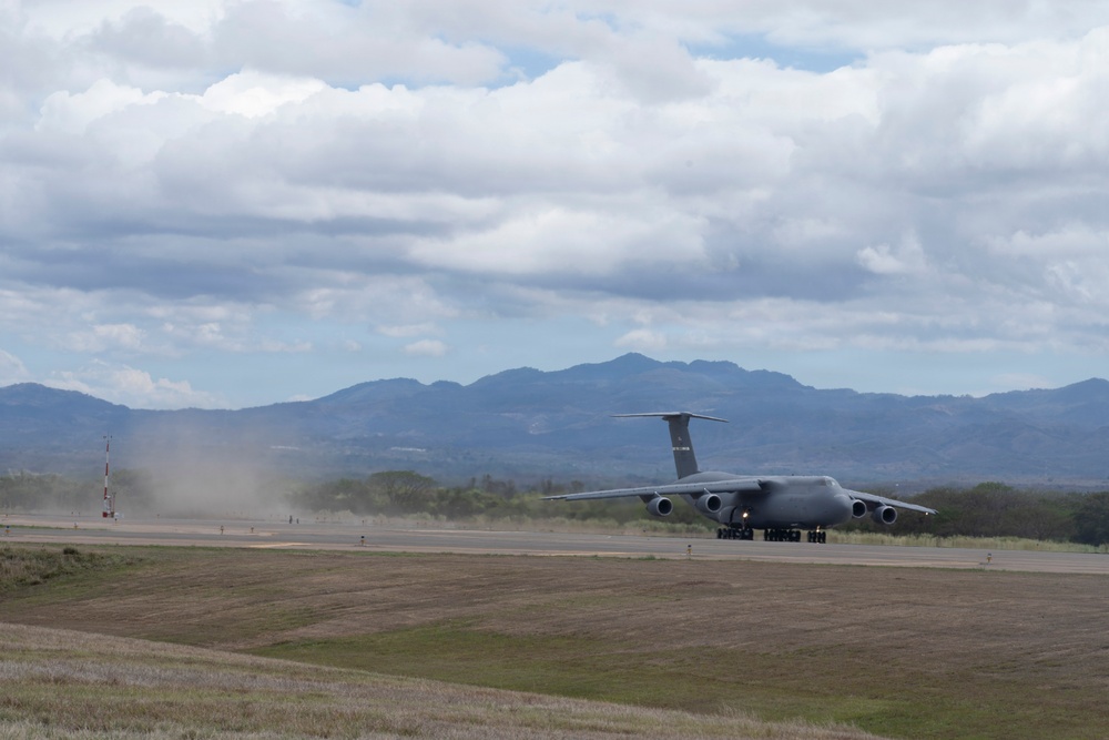 Joint Task Force-Bravo Transitions to UH-60M with Help of 22nd AS