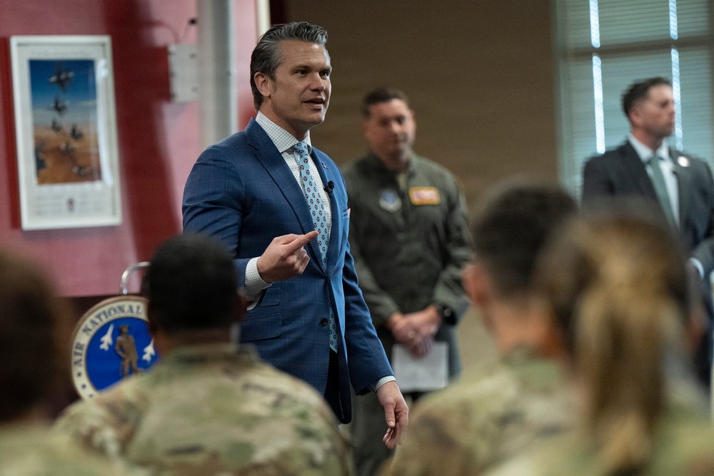 POTUS, SW Participate in Memphis Making America Safe Again Roundtable, SW Meets with Air Guard Troops