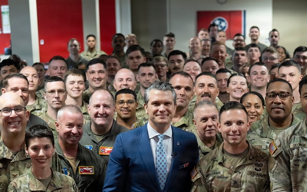 POTUS, SW Participate in Memphis Making America Safe Again Roundtable, SW Meets with Air Guard Troops