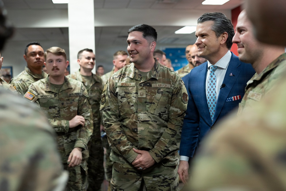 POTUS, SW Participate in Memphis Making America Safe Again Roundtable, SW Meets with Air Guard Troops